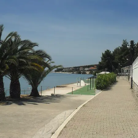 公寓 Filip 特罗吉尔